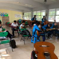 Estudiantes en Taller